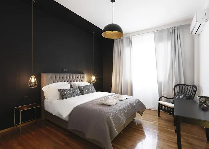 Athenian Apartment In The Center With Jacuzzi